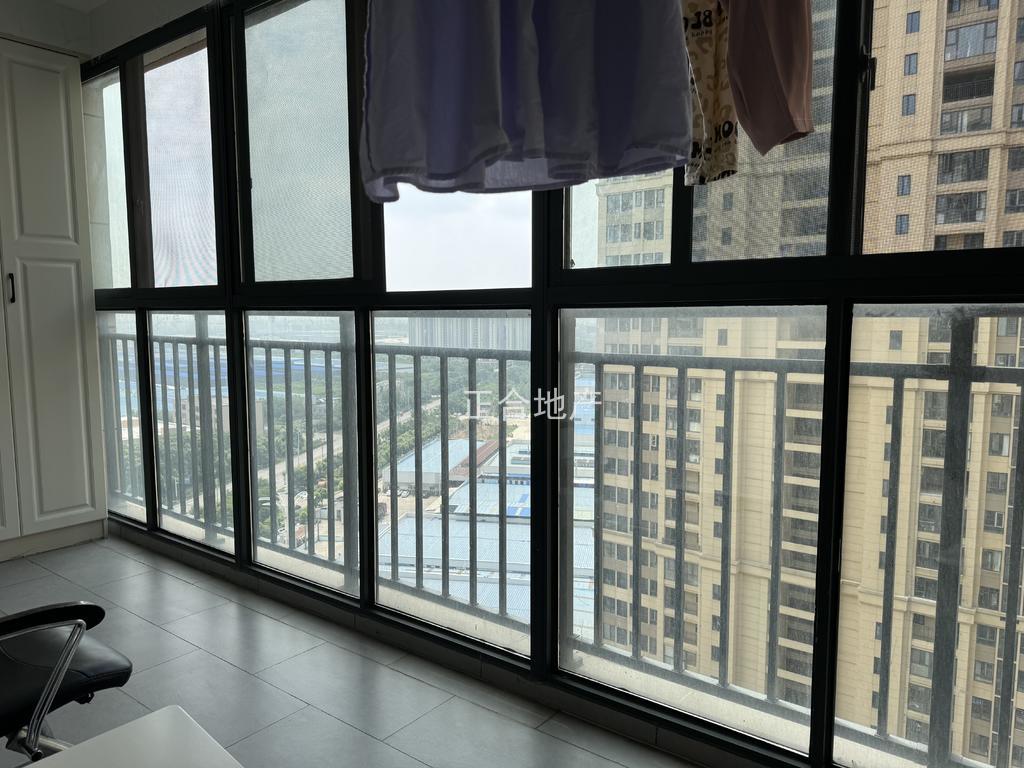 降价了，森林国际，​全屋中央空调，装修成色新，​大阳台户型到位，房东急售，好楼层