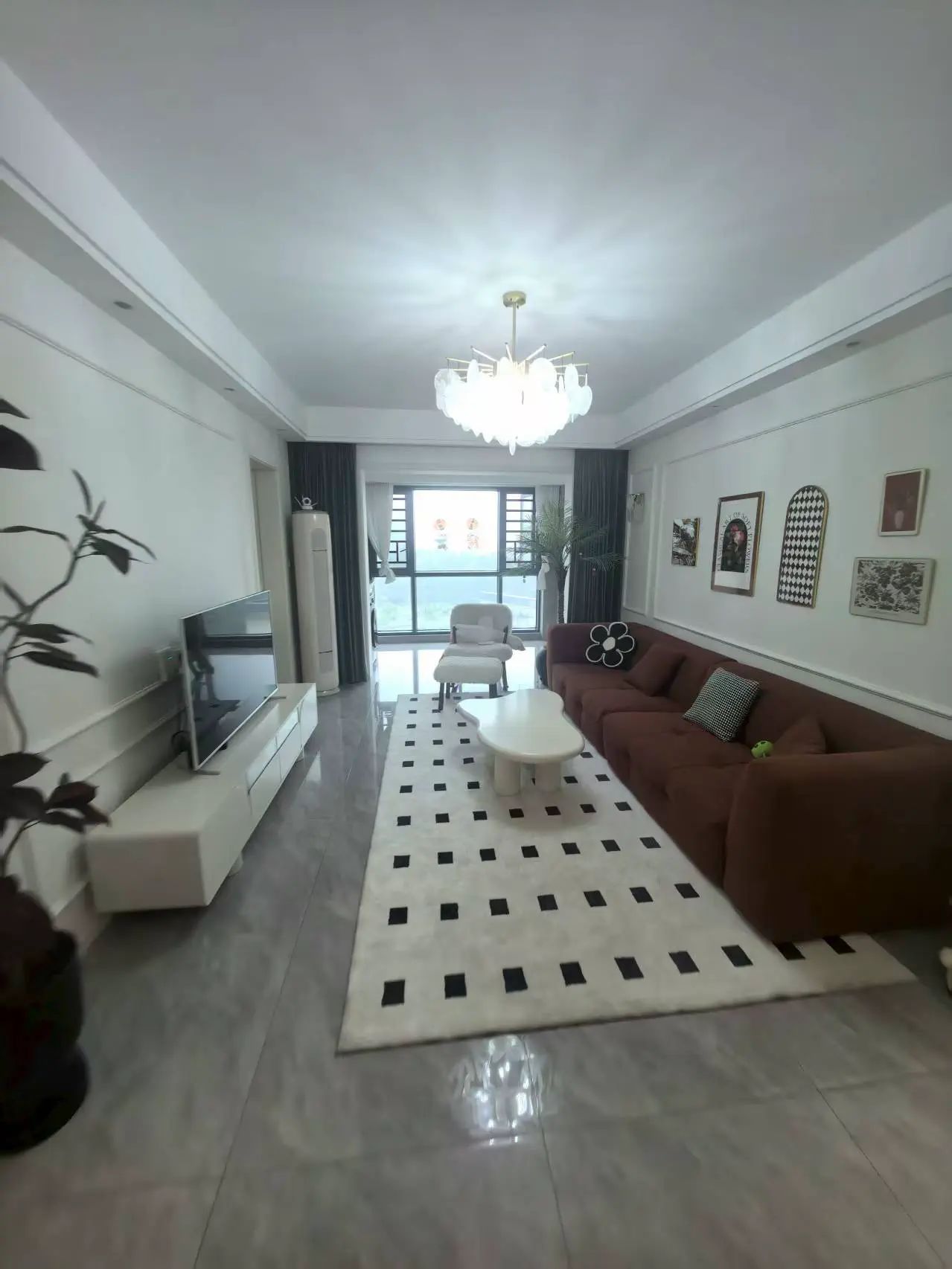 降价了，城南， 南国明珠 ，9.9成新，精装 三房两卫 ，家具家电全送 ，证满二