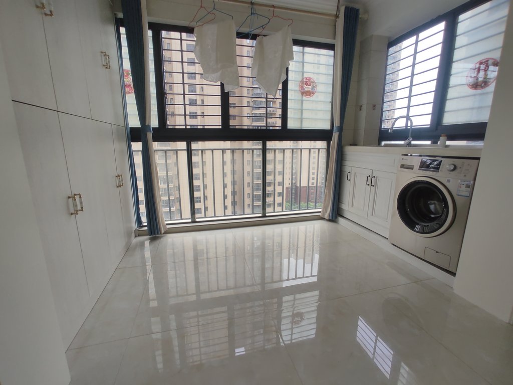 满庭春.精装三房.全屋中央空调.证件在手满五.钥匙看房