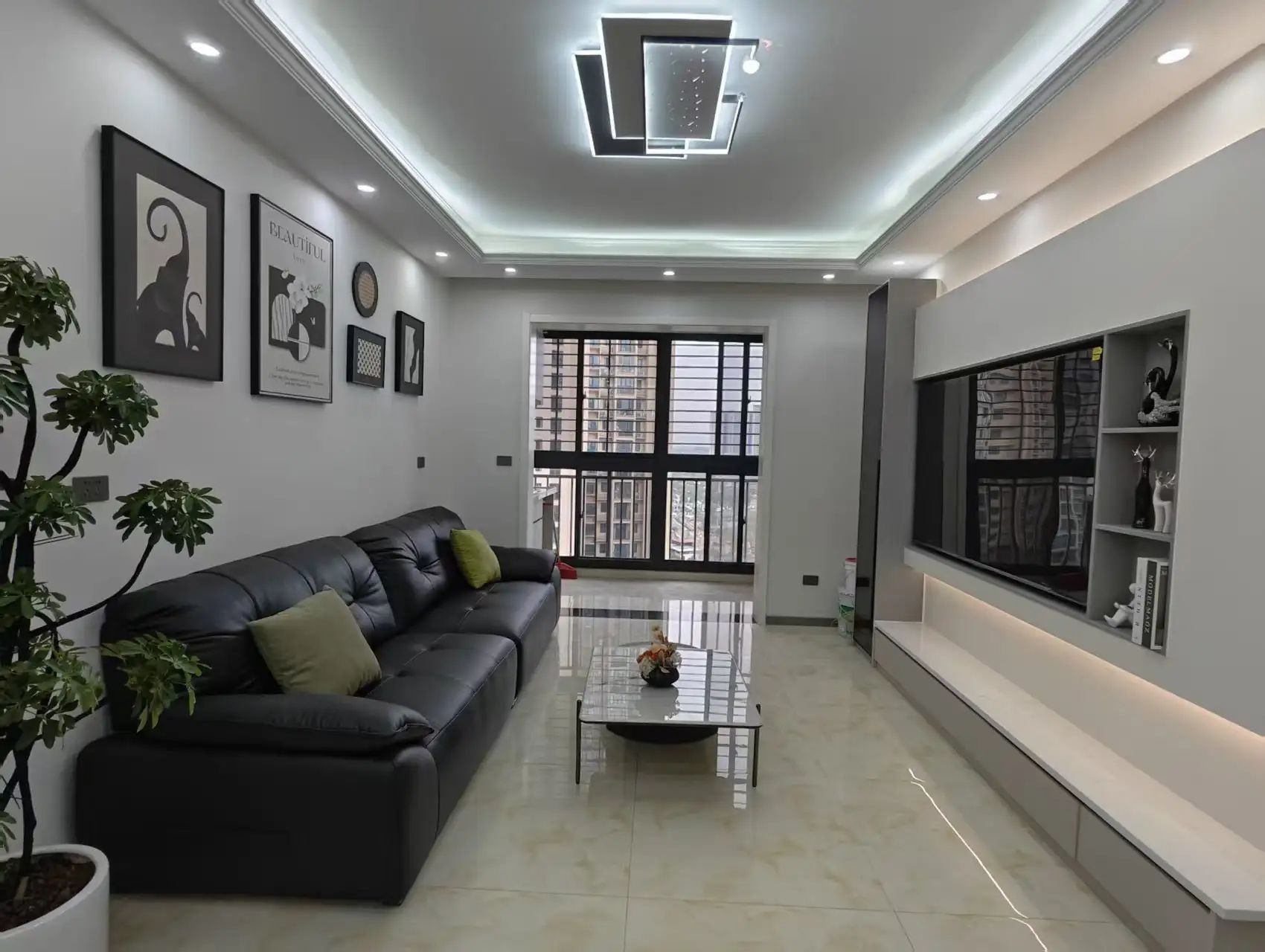 城南，四面湖景，森林国际，精装三房，电梯好楼层，证满二，新二中二小沔阳公园仙湖公园