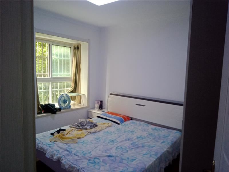 翰林公馆一中正对面，精装修三房，拎包入住，陪读自住，好的狠，看房方便