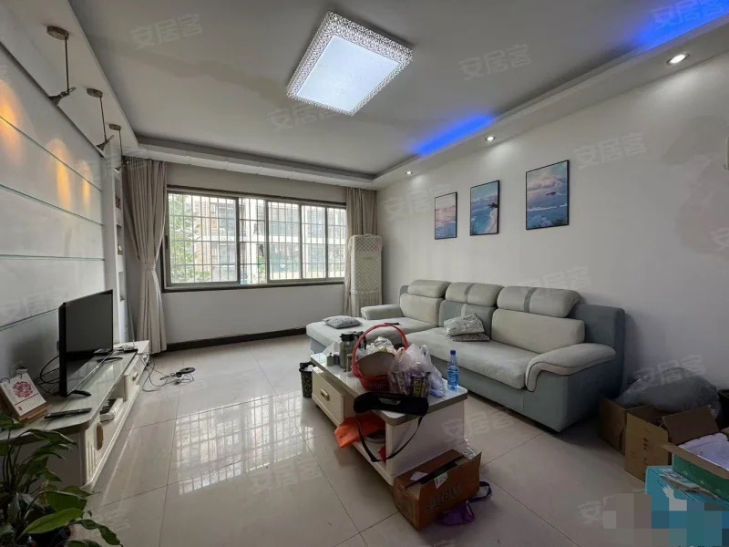 184，德政园香榭里，步梯2楼，采光户型好，送4个平方车库，精装三房