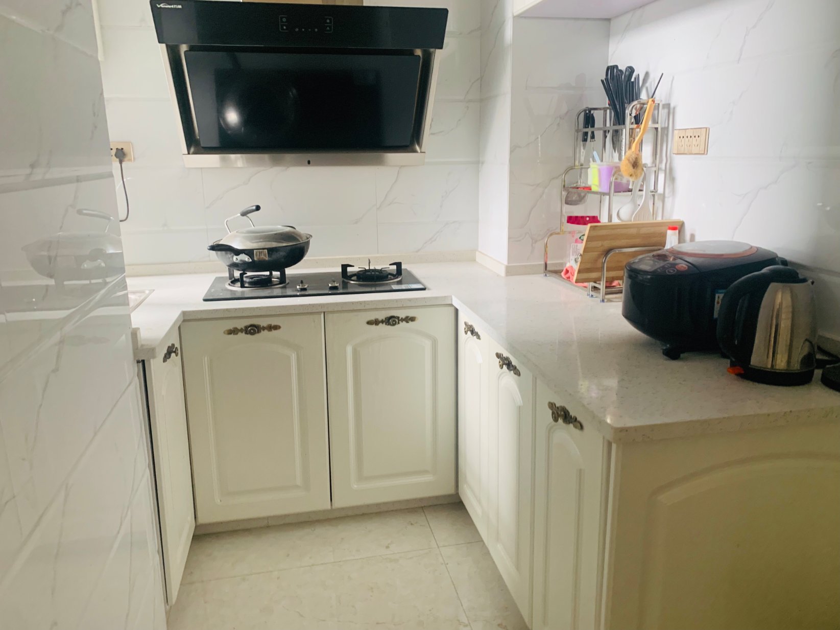 天诚缘精装三房，电梯中间好楼层