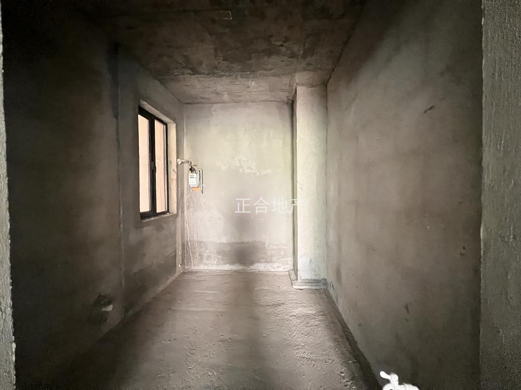 吾悦旁，捡漏，荣怀D区，单价4000，双阳台、三开间朝南，拼手速