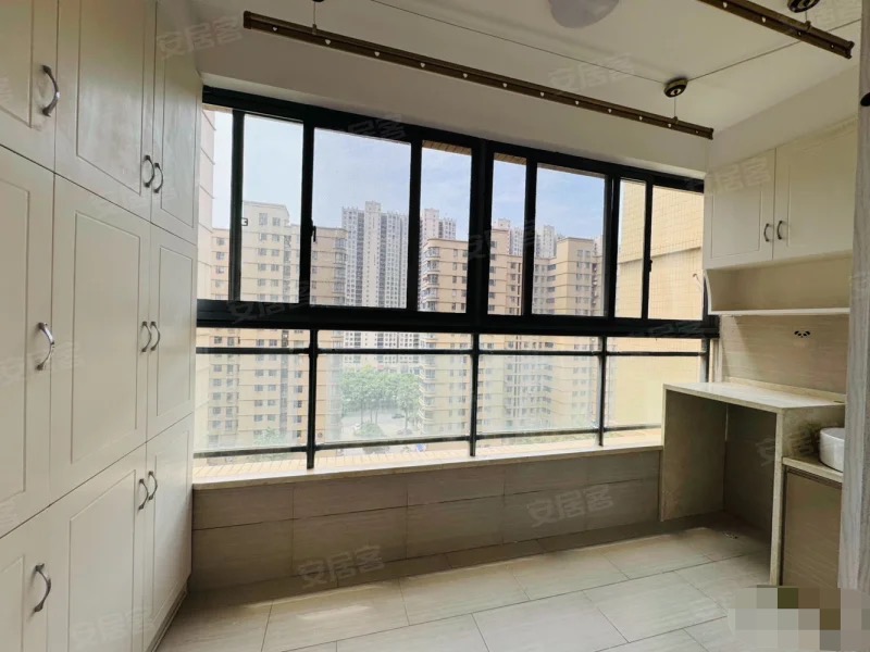 颐和公馆，纯边户，精装3房2卫，11楼，三面采光，南北通透，单价5000