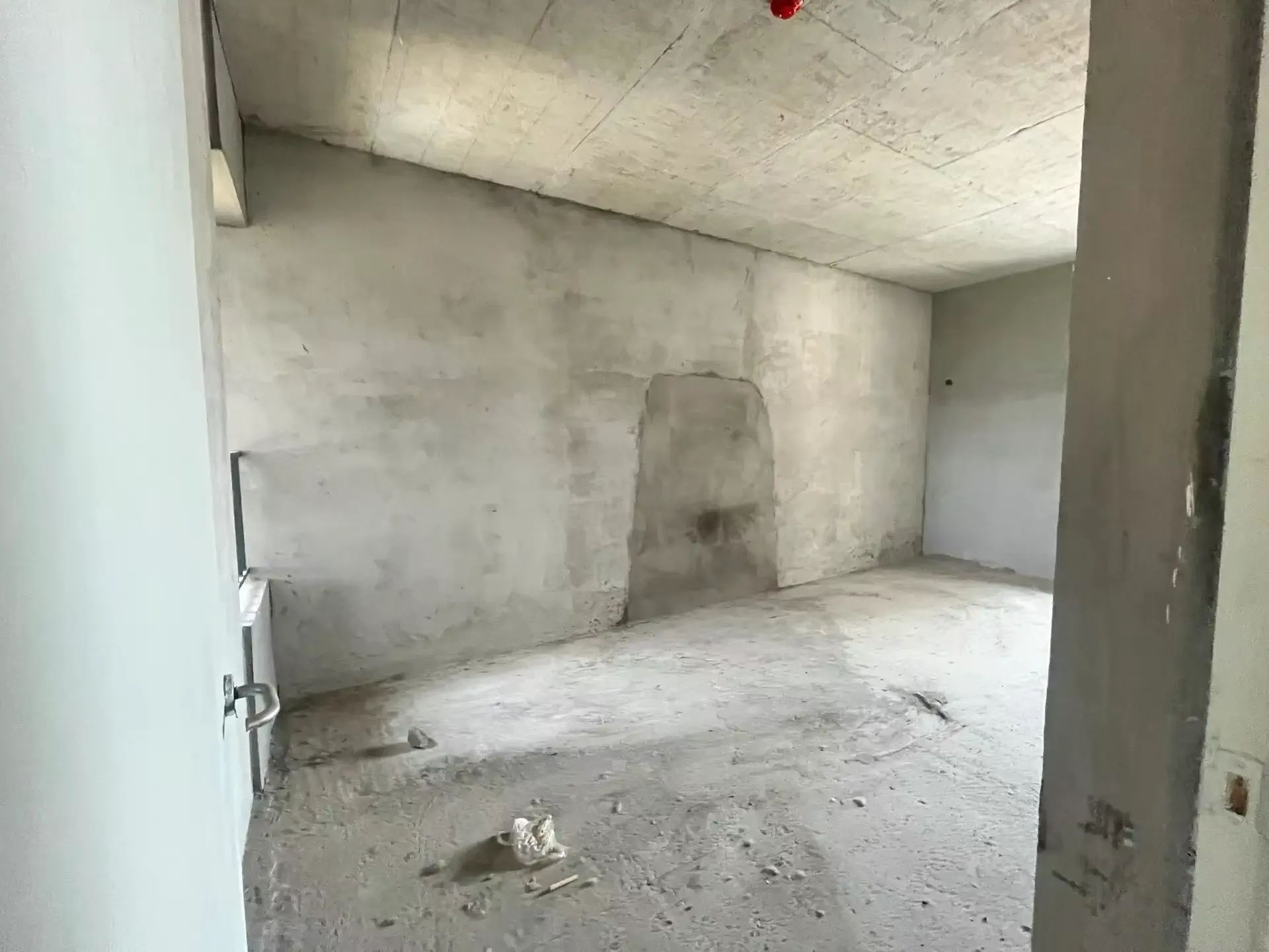 捡漏，城南，南国明珠，单价4000，毛坯大四房，送车位，15楼，满五