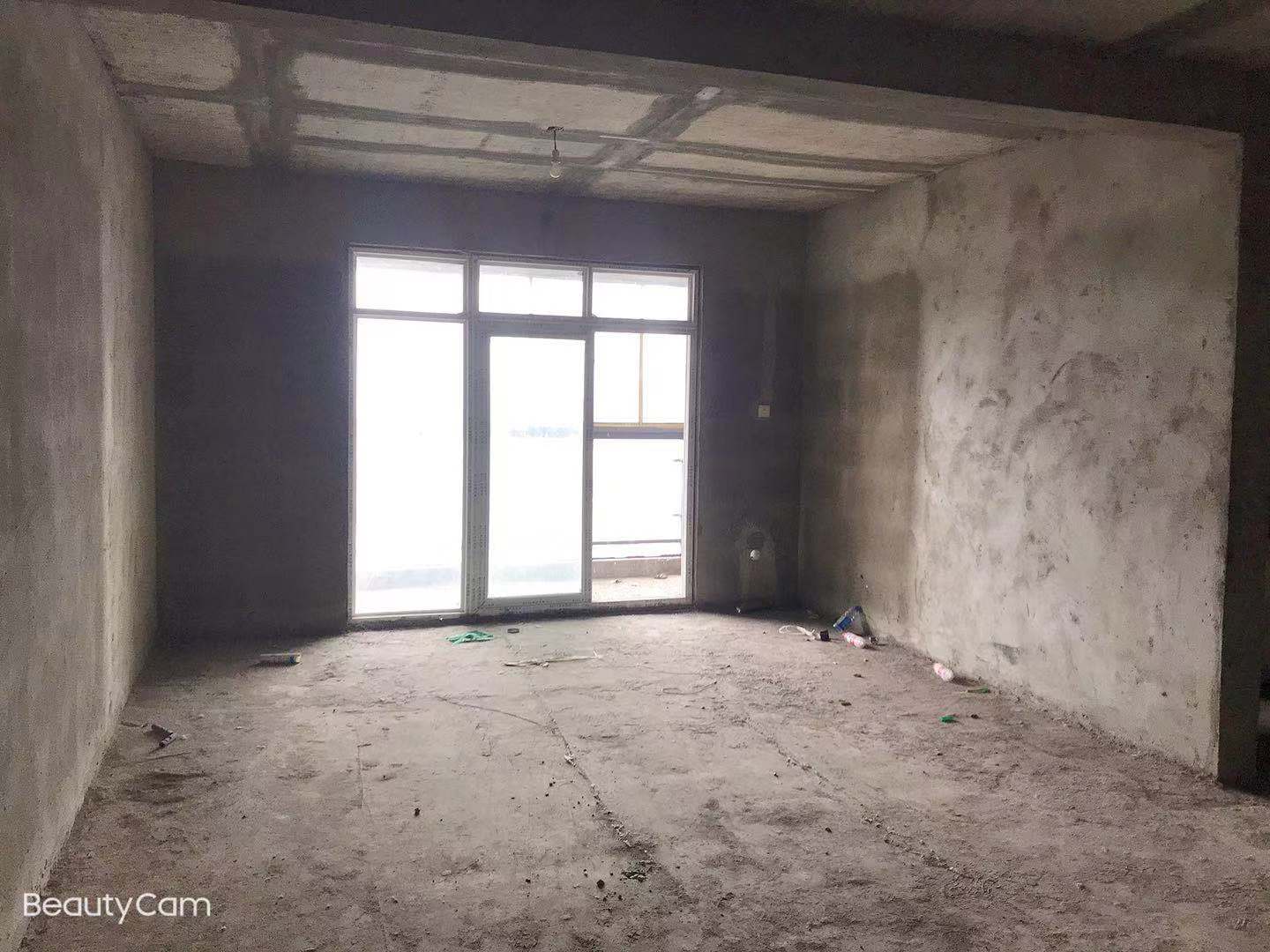 城南 新三中旁 汉江景苑 单价5400 毛坯大四房 证满二 看房方便