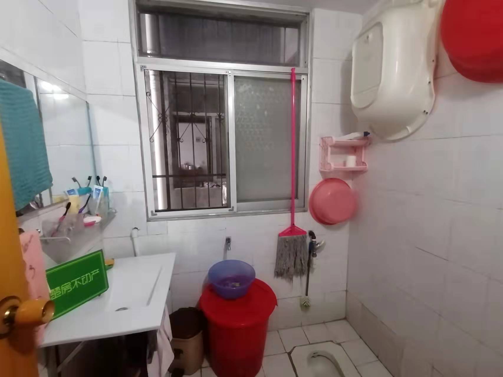 三中旁边粮义宿色精装修步梯好楼层不动产证在手看房方便