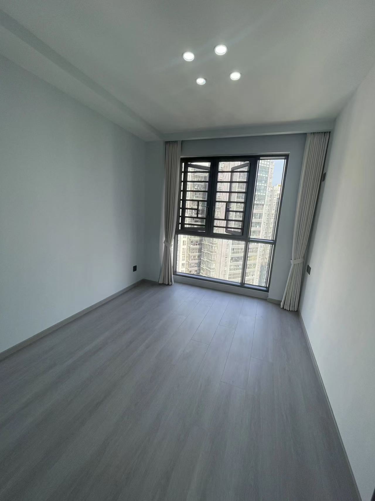 降价了，城南，福星城，边户，视野采光好，全新精装三房两卫，好楼层