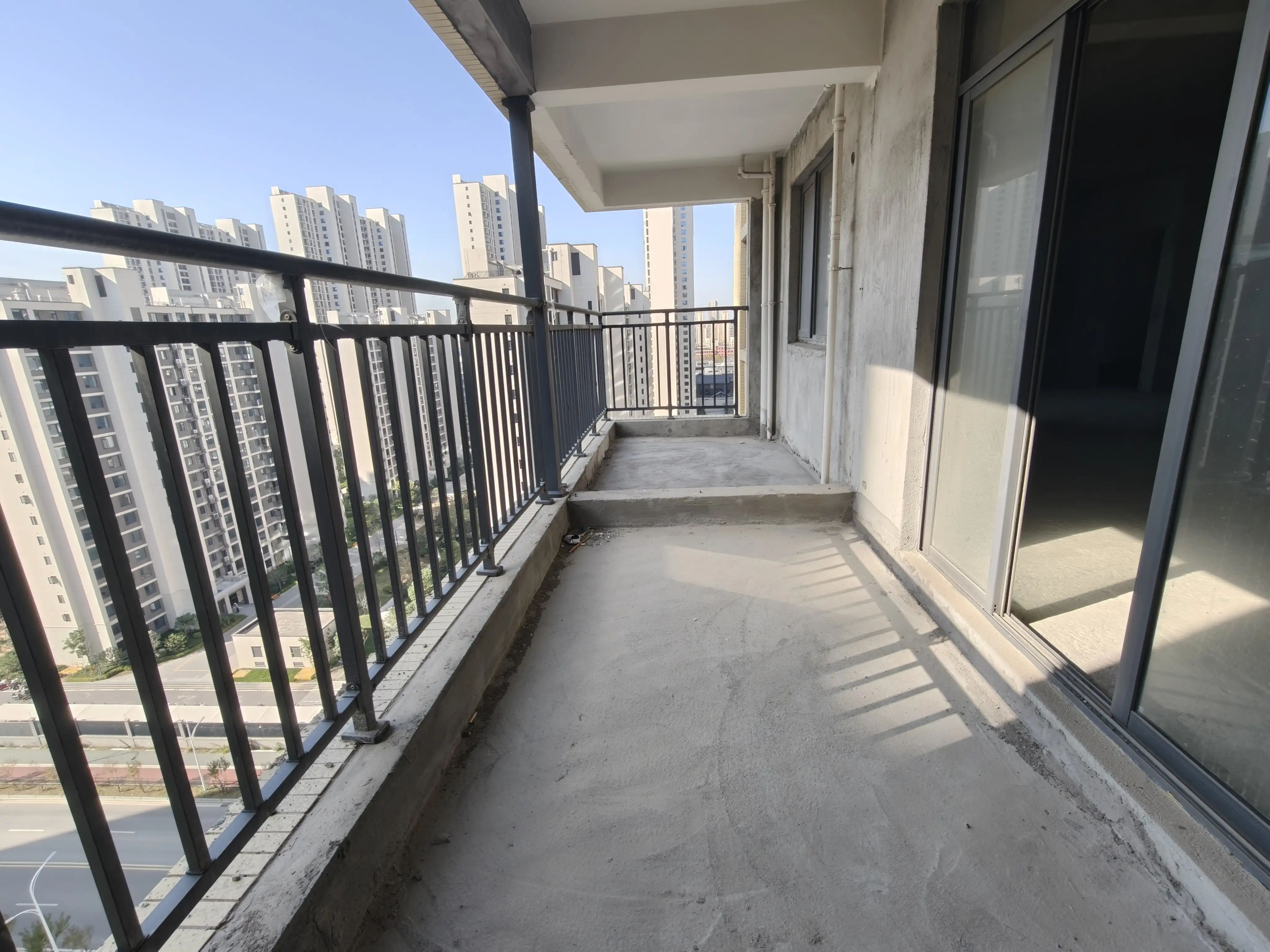 城南，新城名都，大户型边户，中间好楼层，满二，送车位