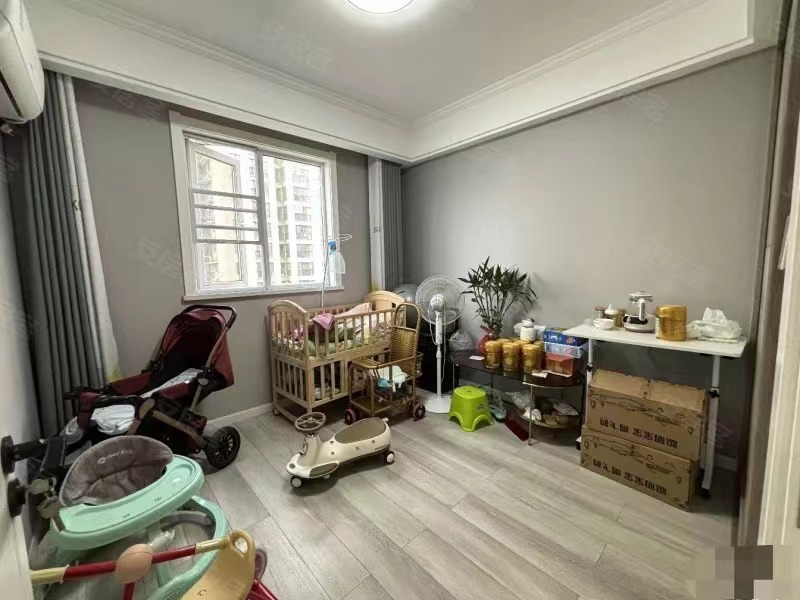 ​满庭春，精装三室两卫+活‬动室，9.9成新，送入户花园,电梯好楼层，证满二，​仙桃xiao学+仙桃三中