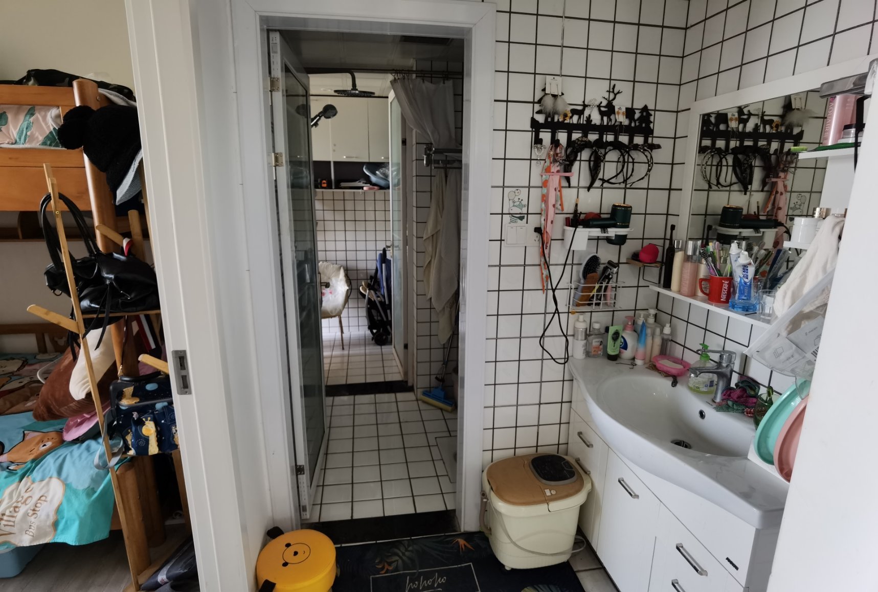 森林国际城景观楼层精装小三房 附近环境好，房东诚心出售