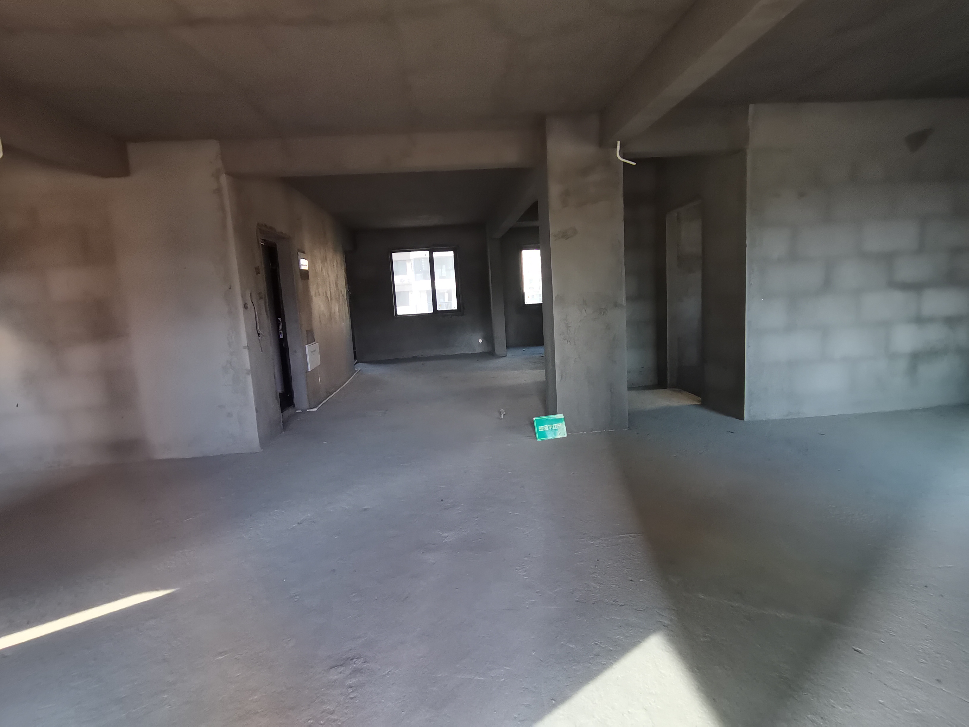 荣怀极地世家毛坯大三房电梯小高层房东诚意出售