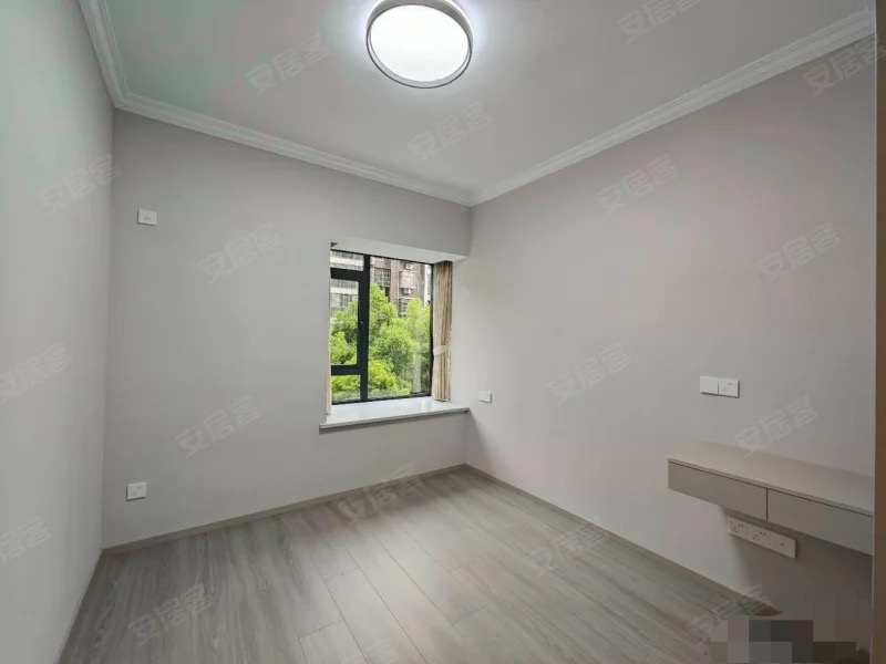 城南，城市丽景，精装3房，单价不到5500，双阳台，边户，小高层满二