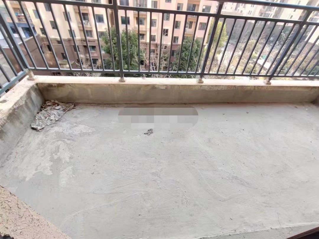 63，亏本出，荣怀小高层，好楼层单价5700，证满二，三开间朝南，一梯一户