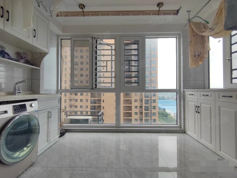 157，急售，房东诚心出售，满庭春，精装小三房，仙桃晓学和新三中，全屋中央空调，满二，中间楼层