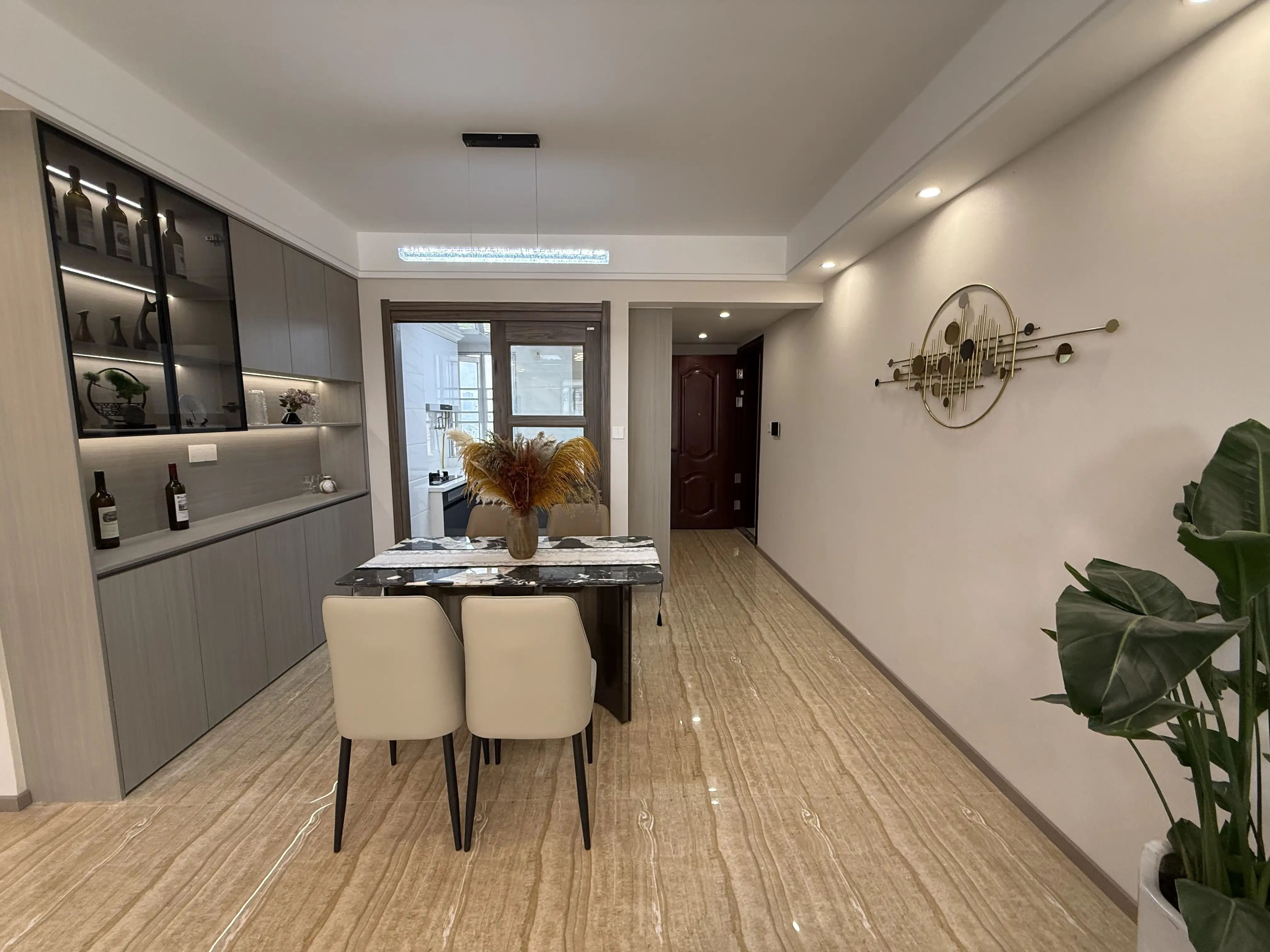 城南，仙桃碧桂园，精装4房2卫，单价5750业主自装，新装修，证满二