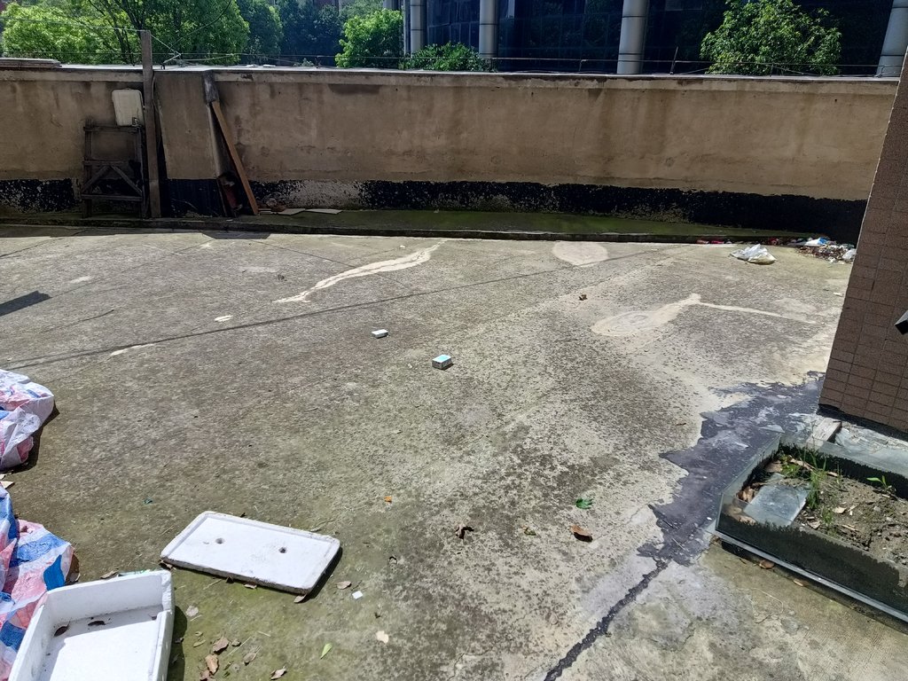 森林国际读书方便精装三房带露台但嫁5700看房方便拎包入住手慢无