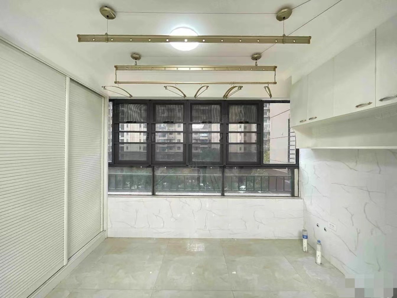 92，速度捡漏，满庭春，精装5000​，证满二，好楼层，采光好