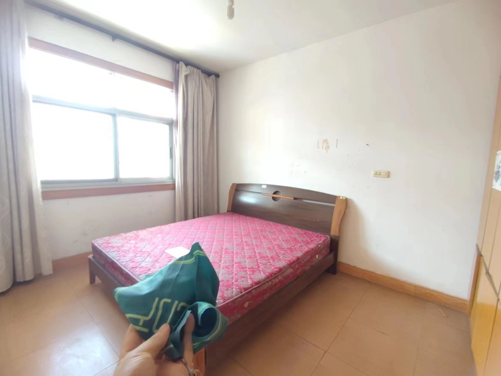 娃儿上仙桃贼好的小穴，复州花园大三房周边配套非常成熟，交通方便！