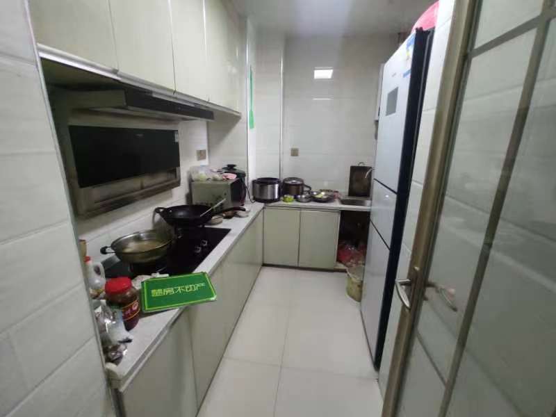 满庭春精装三房中间好楼层采光好视野开阔周边配套设施齐全