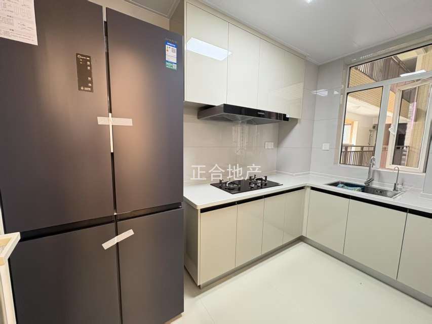 降价了，城南，沔阳天泽园，电梯小高层7楼，证满二年，三开间朝南，精装三房二卫，全屋中央空调，净水器，家电齐全