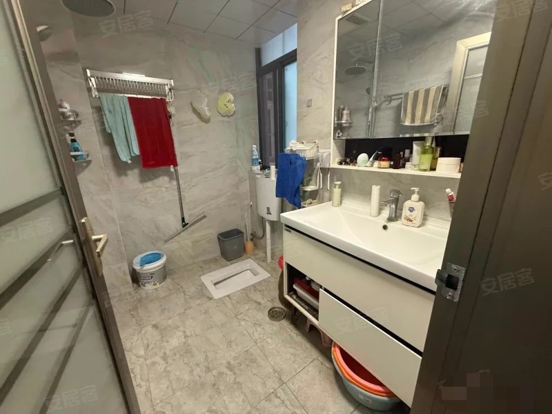 429，城南，紫金城，精装两房，电梯六楼，拎包入住，诚心出售