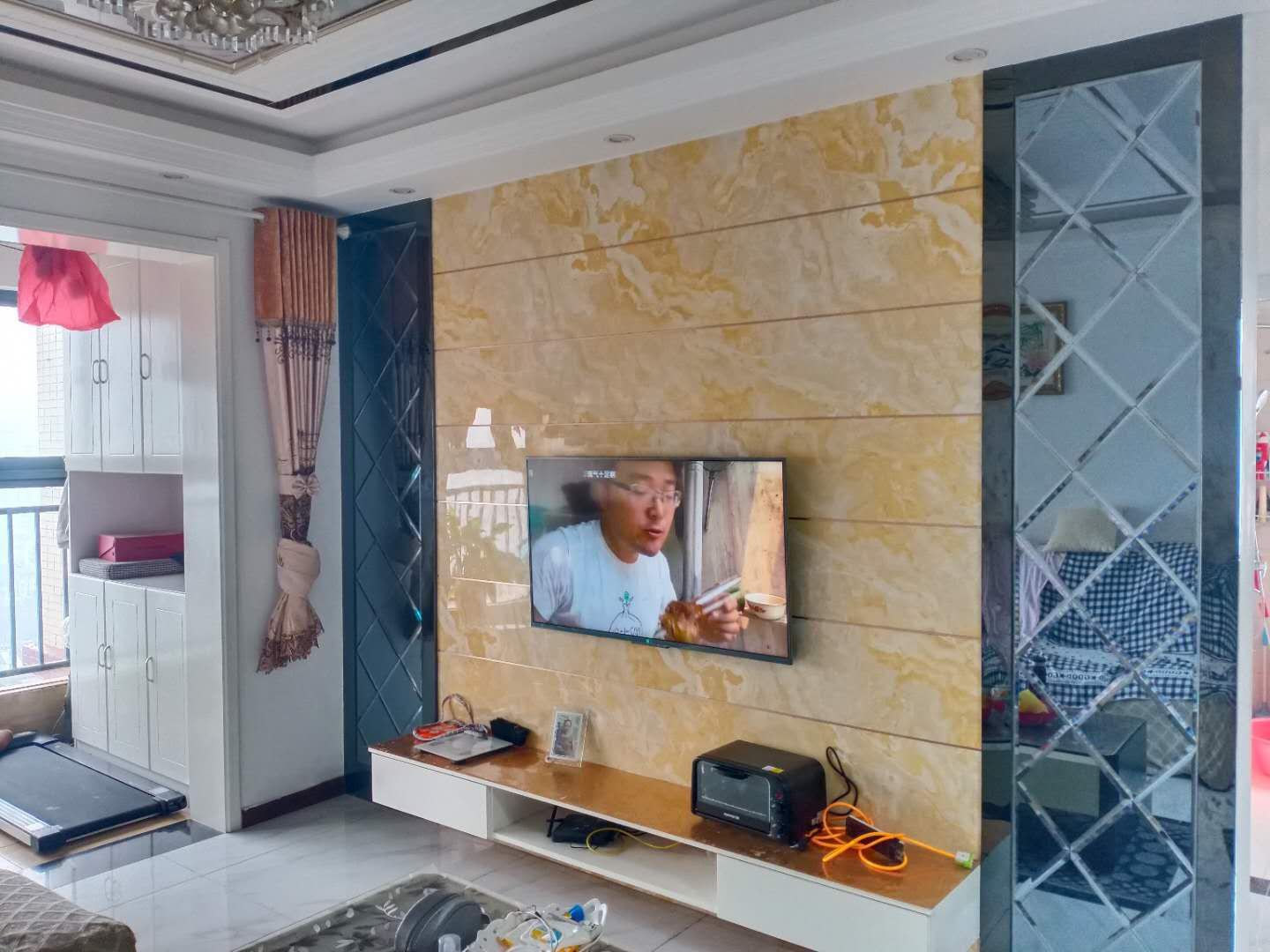 上苑一品小三房南北通透采光非常好