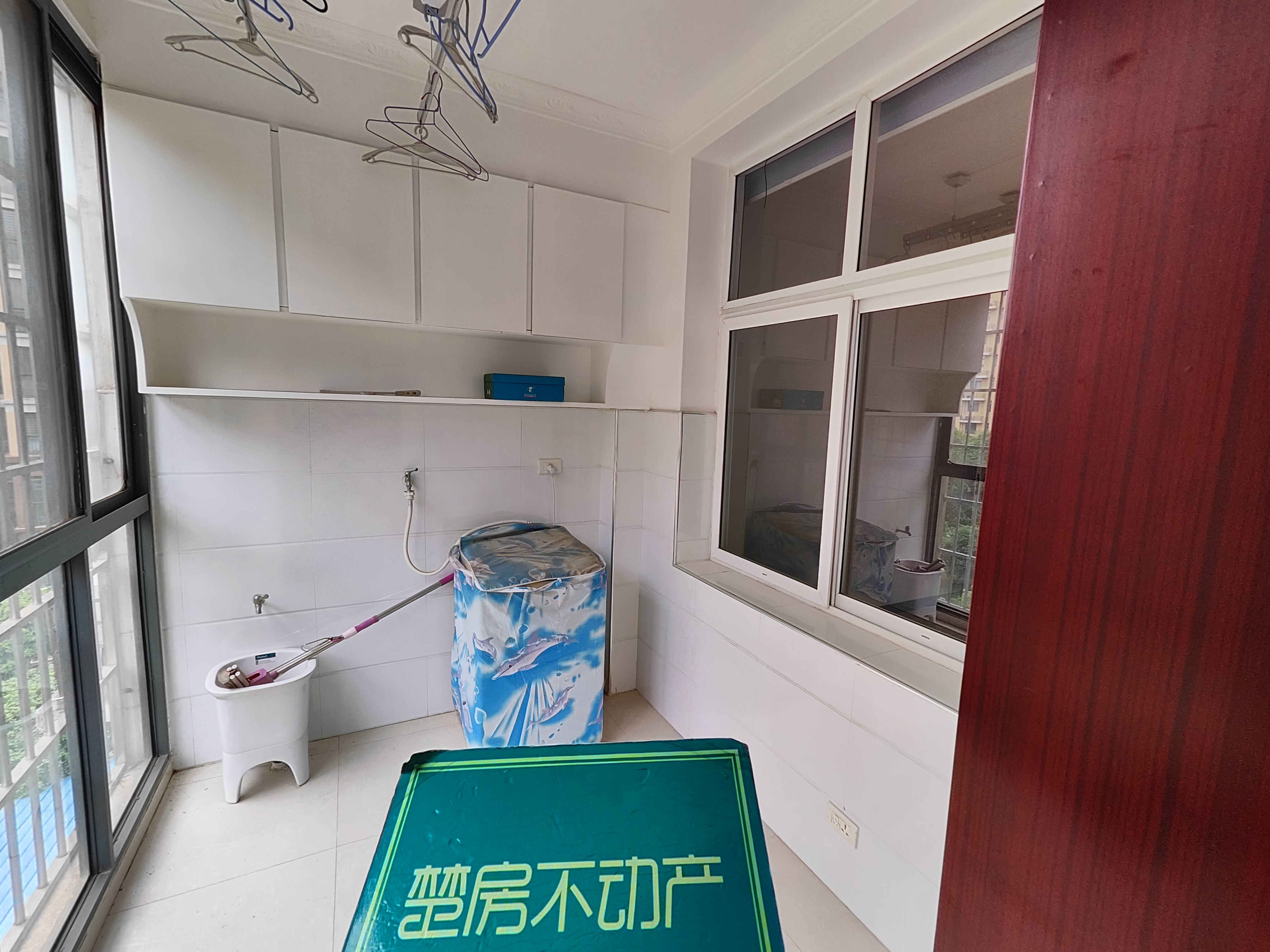 紫金城还建房电梯中间楼层精装修三居室地理优越