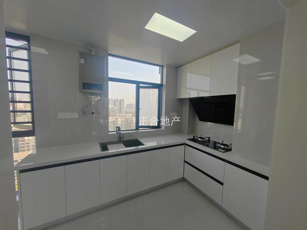 城南，新城壹号，电梯中间好楼层，精装三房二卫，双阳台，实验三小新二中