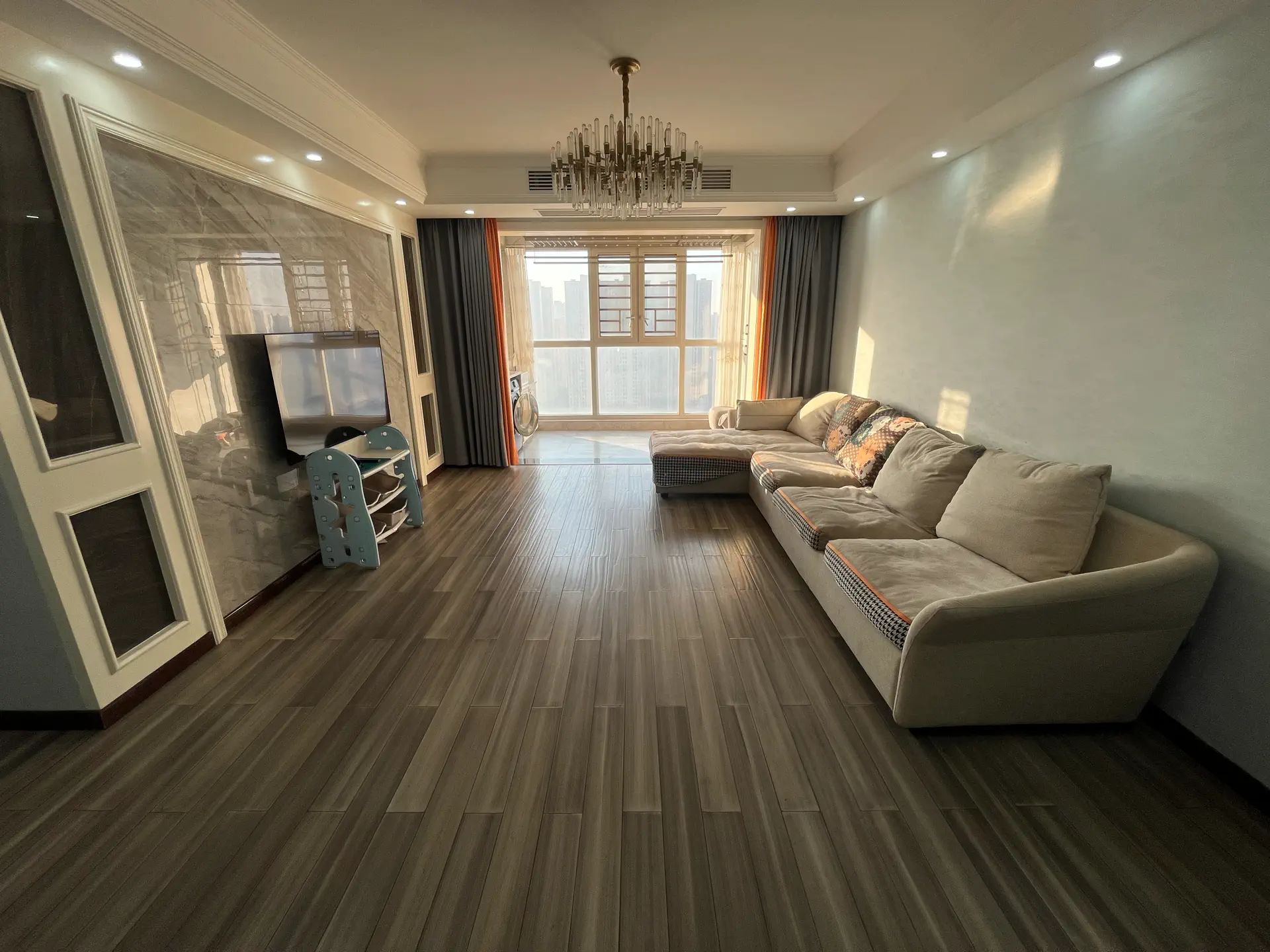 捡漏，新城壹号五期，边户，精装三房，好楼层，证满二，9成新