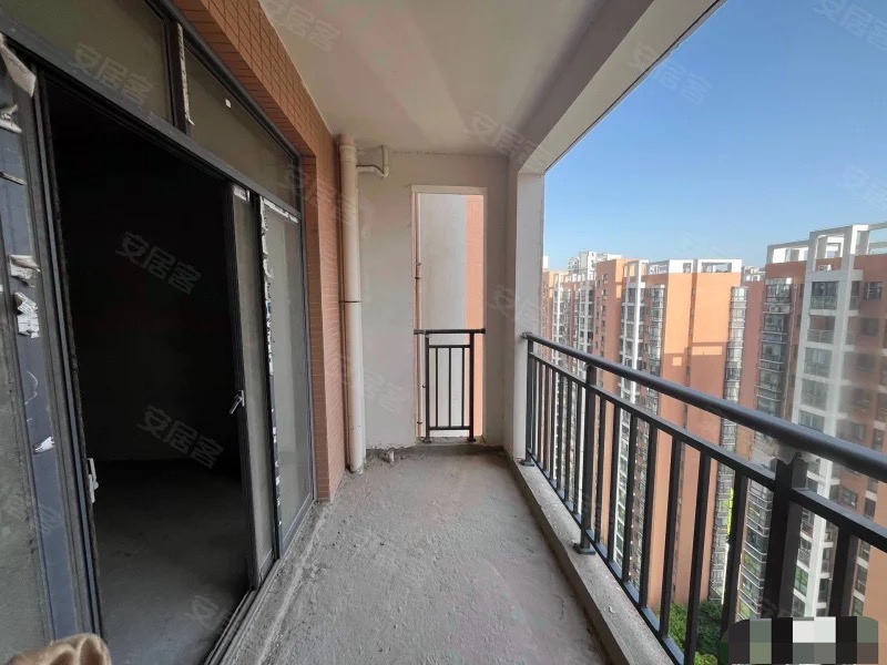 捡漏，城南，新街 ，电梯好楼层 ​，单价4000，沔阳xiao学 新三中，证满二