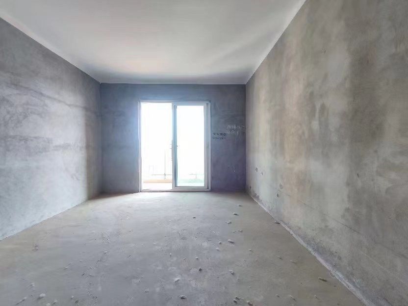 森林国际非常稀缺的小三房，中高好楼层通风采光到了位，你直接来看好啦