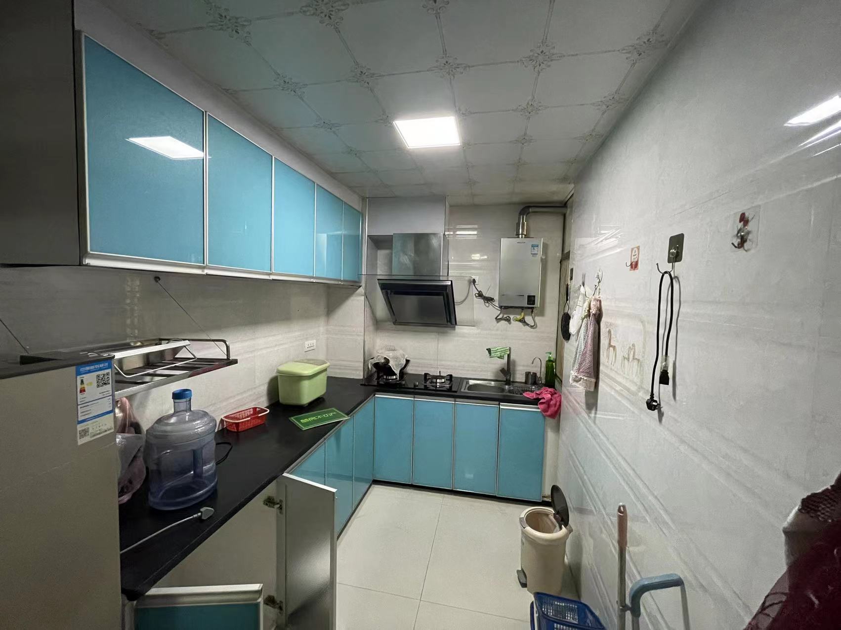 城南，江汉名居，城南步梯二楼，好地段，拎包入住，看房方便