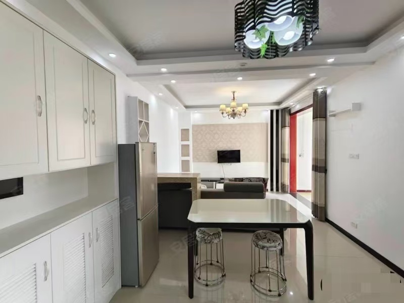 360，仙桃一中旁，和合4期，精装两房，电梯好楼层 ，拎包入住，成色新，证满二