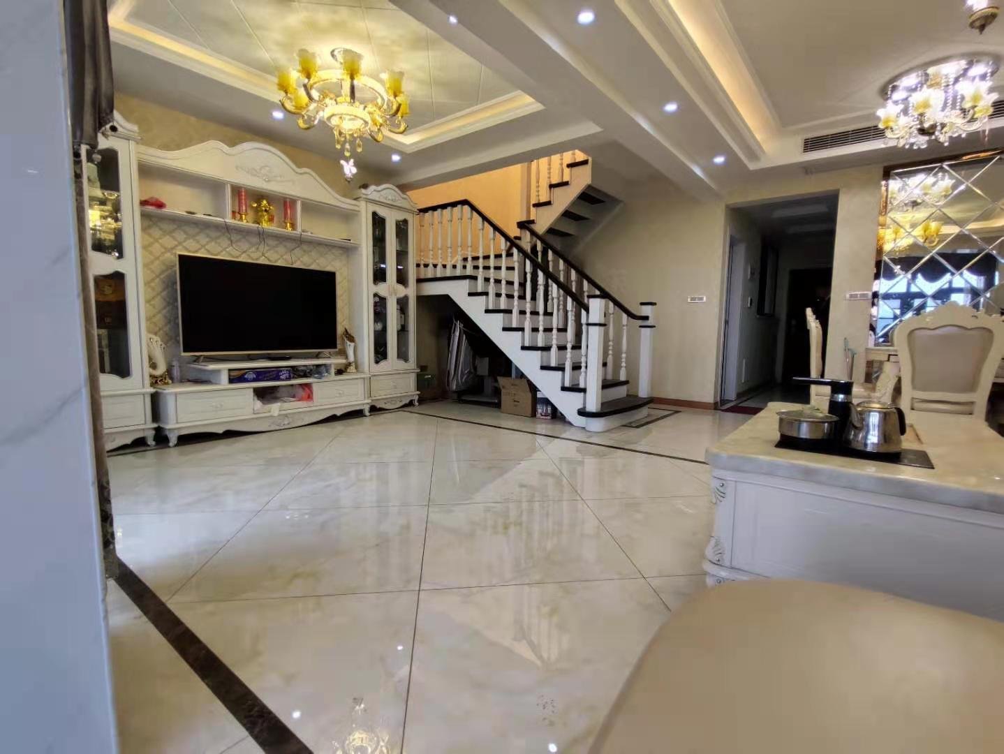 颐和公馆复式楼不是顶楼全屋精装修品牌家电3是2厅