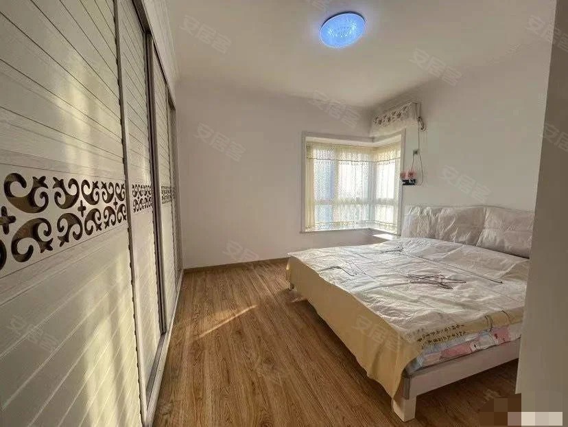 城南，元泰三中大门口，汉江景苑，电梯小高层，4300单价，好楼层，证满二