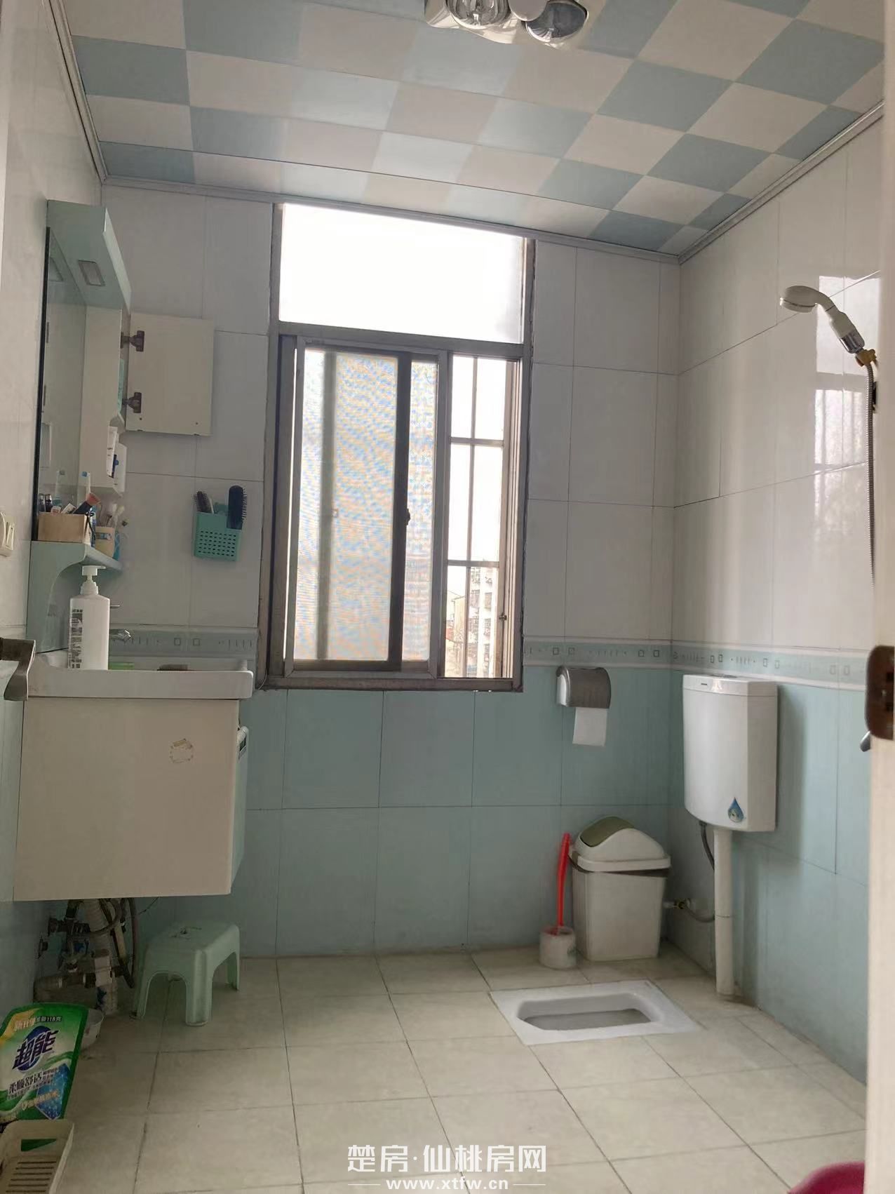 笆篓湾汉江，仙桃二中临近武商精装三室两厅拎包入住