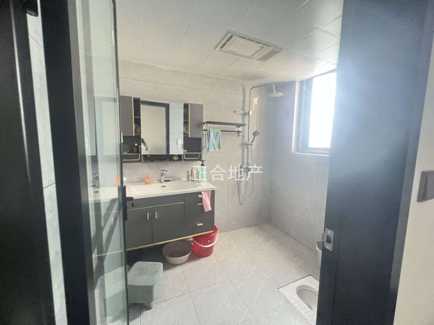 捡漏，满庭春6期，精装三房，单价4700，包满二。电梯好楼层