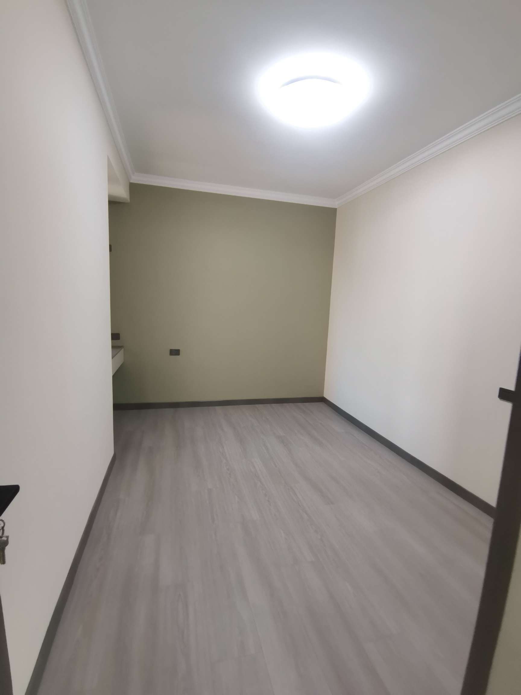 城西大社区九成新小三房满庭春