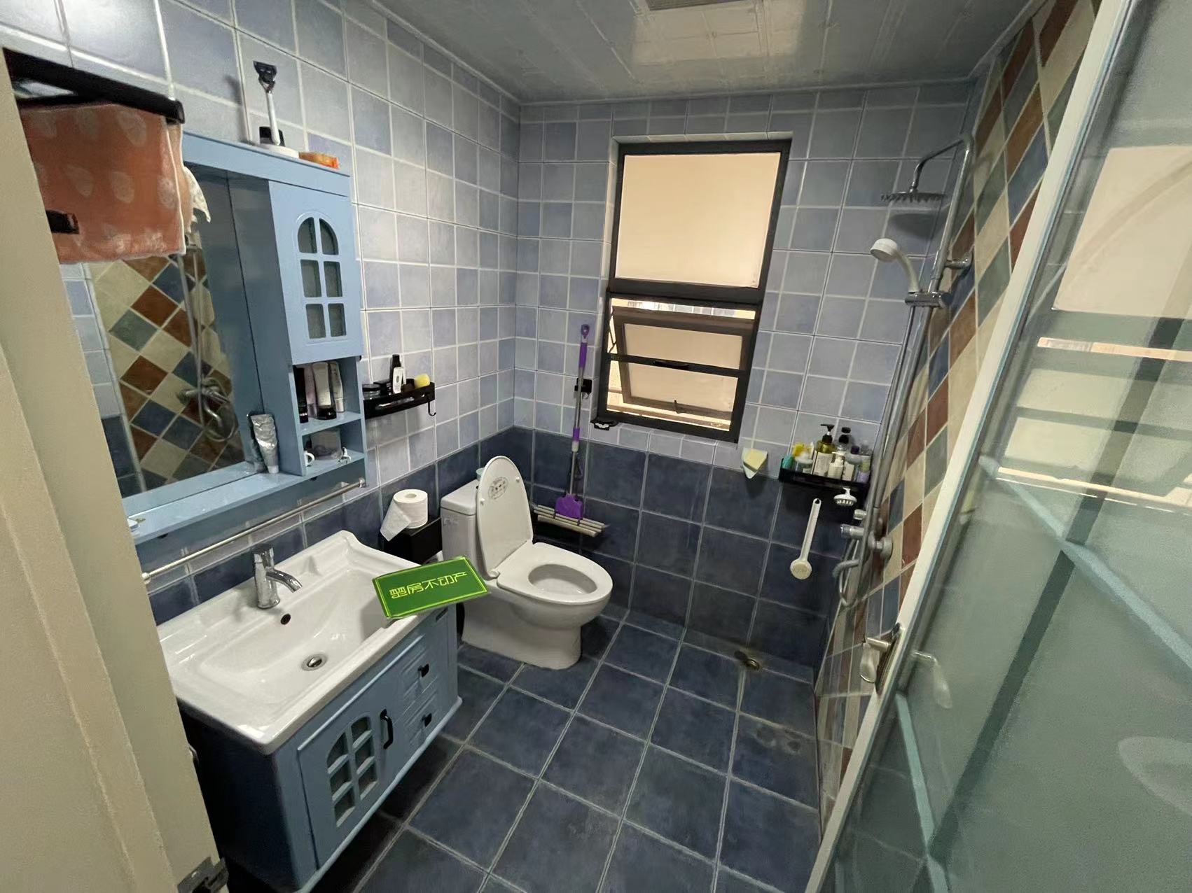 御台公馆证件在手装修很新三房两卫老证可以贷款品质小区