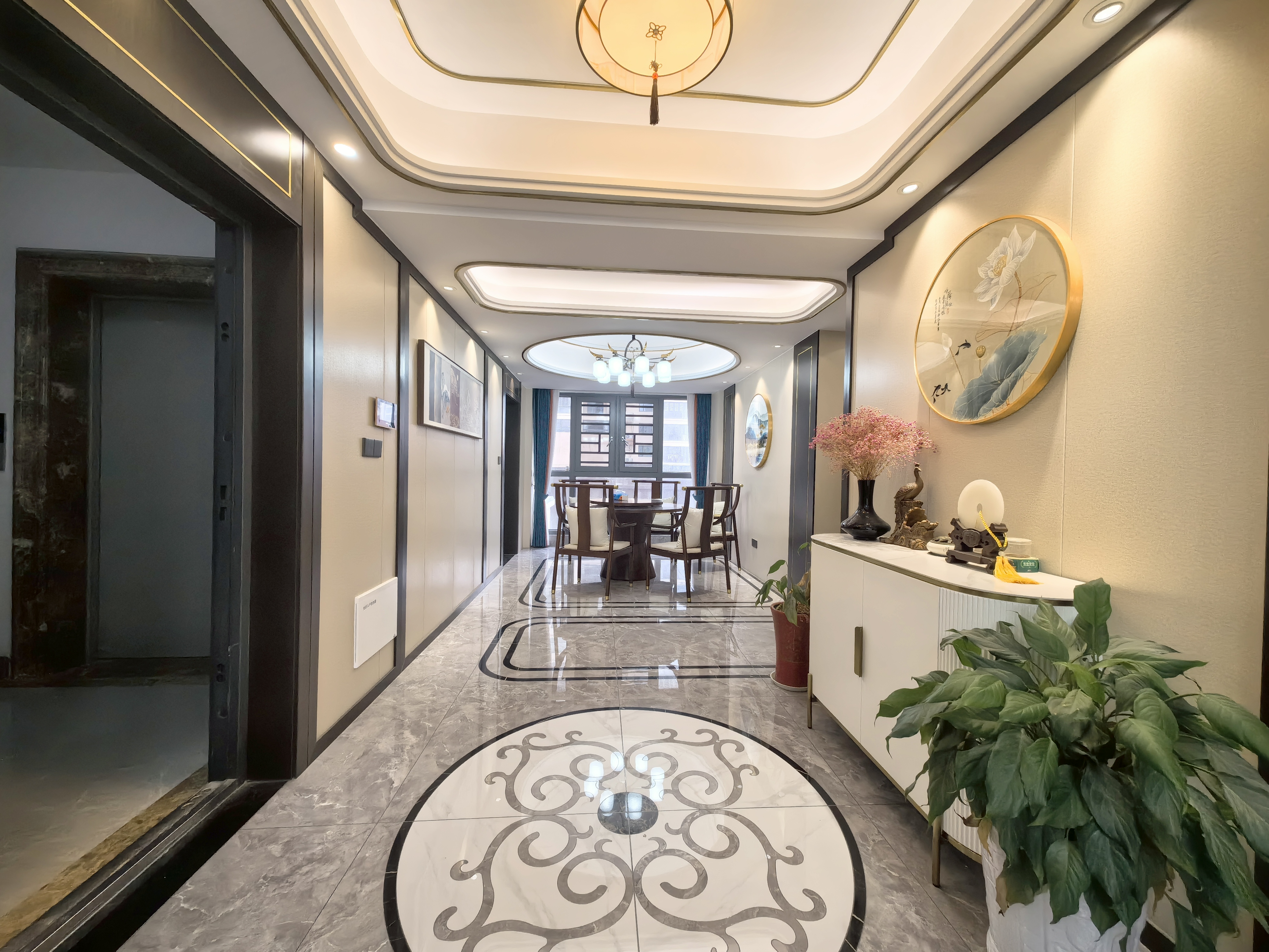 荣怀极地世家.电梯小高层一梯一户.精装四房..证件满二.看房方便