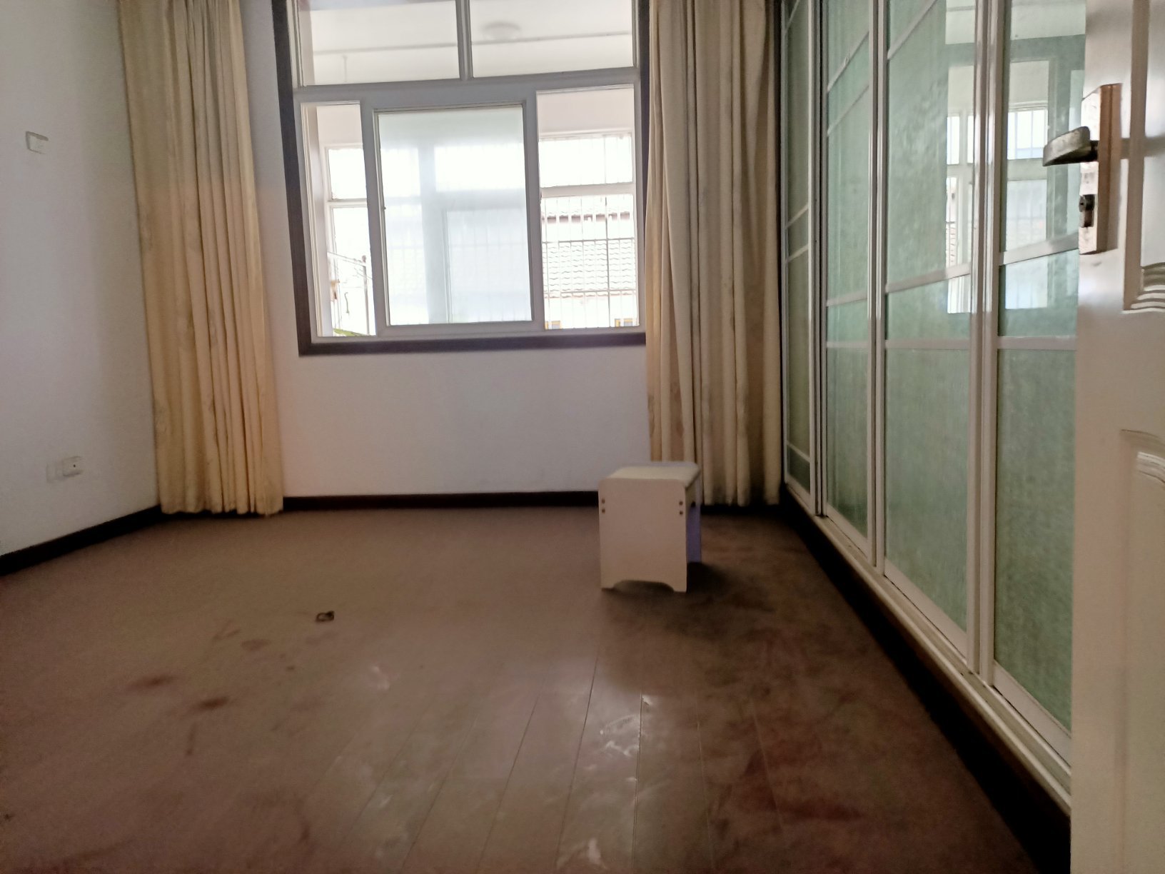 步行街公安局文明楼202平大面积四室两厅两厅超大阳台