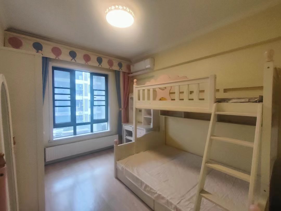 德政金园香榭里北.精装三房两卫.带露台.证件满二.看房方便