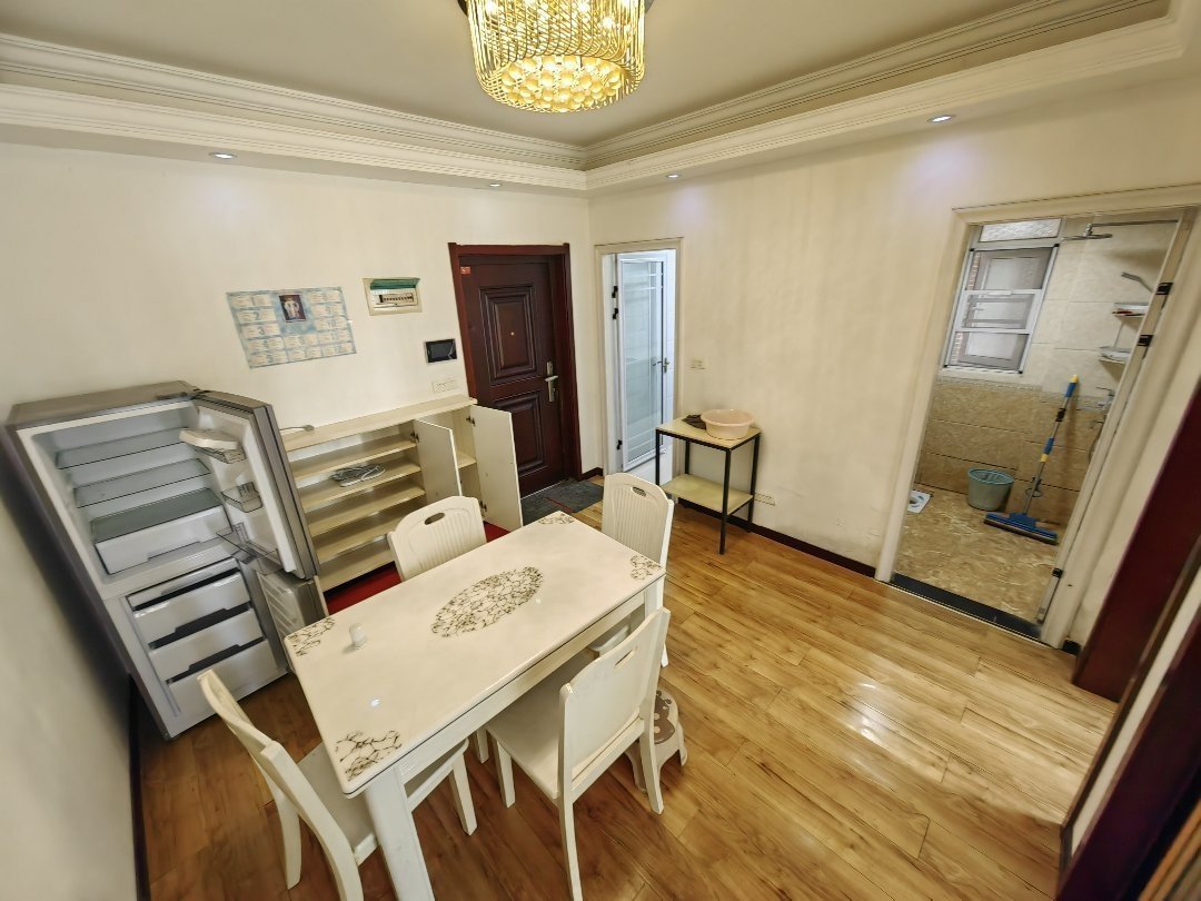 和合国际城4期精装修家具家电全配优价出租！