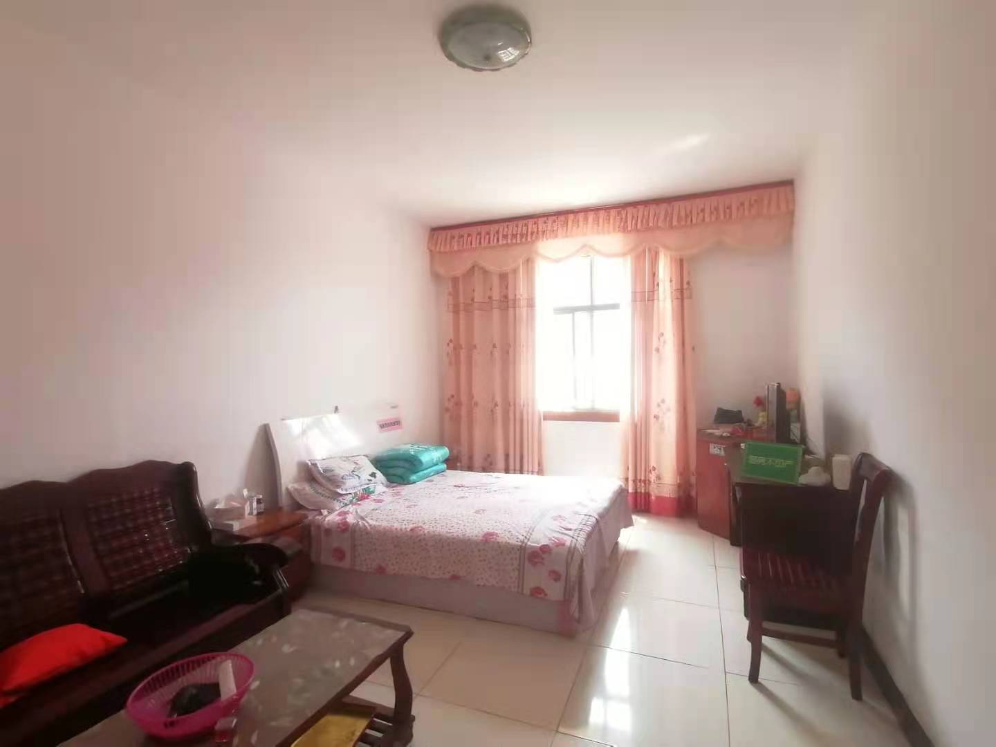 大洪小区中间楼层精装修证在手， 付9万