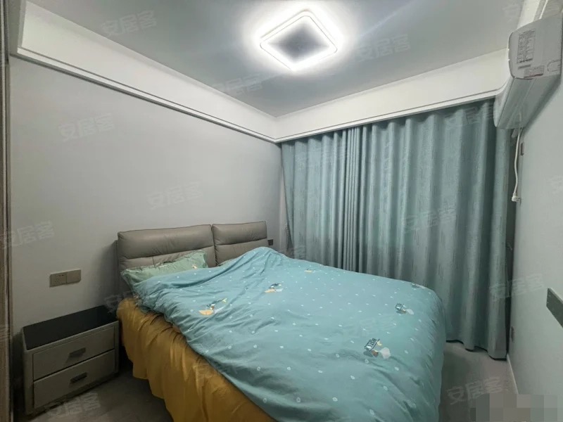 322，城南，荣怀，一梯一户，拎包入住，9.9成新，视野采光好，南北通透