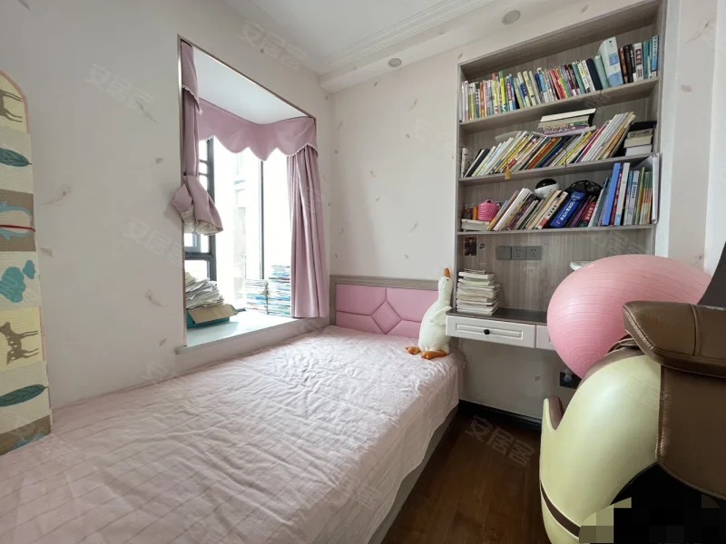 武商附近，环球广场，精装三‮两房‬卫❗​小‮有区‬幼‬儿园，‮学双‬区，九‮新成‬精装❗证满二，好楼层