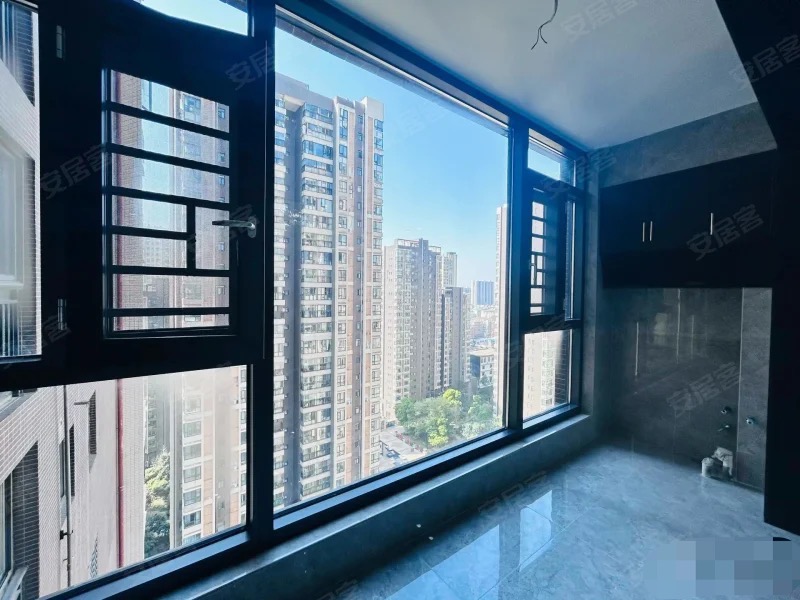 402，捡漏，和合国际，全新装修，电梯好楼层19楼，精装三房，拎包入住，