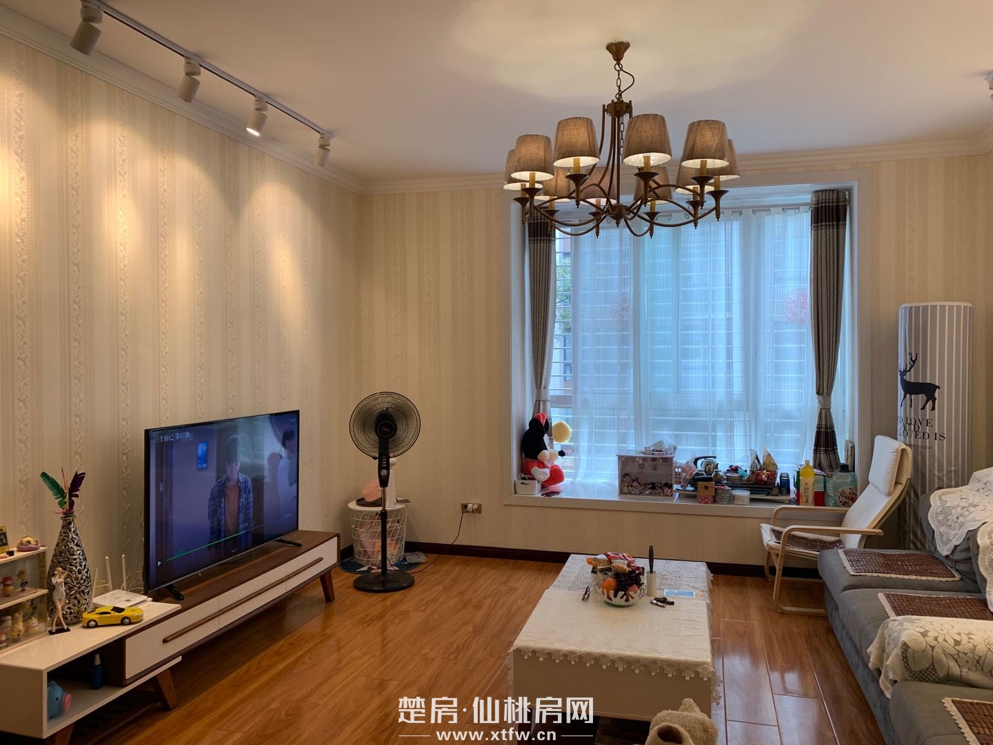 世纪雅园，读仙桃小学，周边配套完善，新装修的房子，室内空间大，中介勿扰。